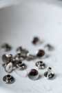 NICKEL CAP RIVETS - nagler (sølvfarget) fra Merchant and Mills thumbnail