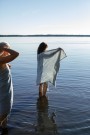 MARELLA - Badehåndkle i 100% lin fra Lapuan Kankurit, blått / natur thumbnail