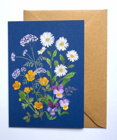 Blomsterkort sommerblomster på blå bakgrunn fra Ingebjørg Hunskaar