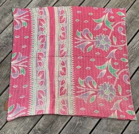 Putetrekk i 100% bomullssari 65 x 65. (rosa)