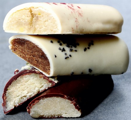 Økologisk marsipanbrød med pistasj, 30g